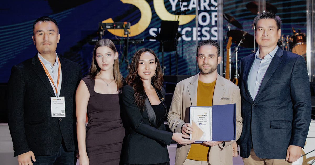 WR Logistics team receiving award in Almaty